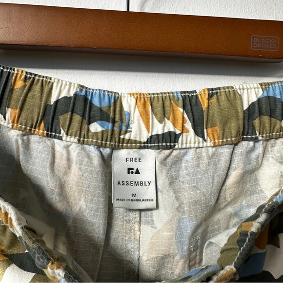 Free Assembly Shorts - Picture 4 of 4
